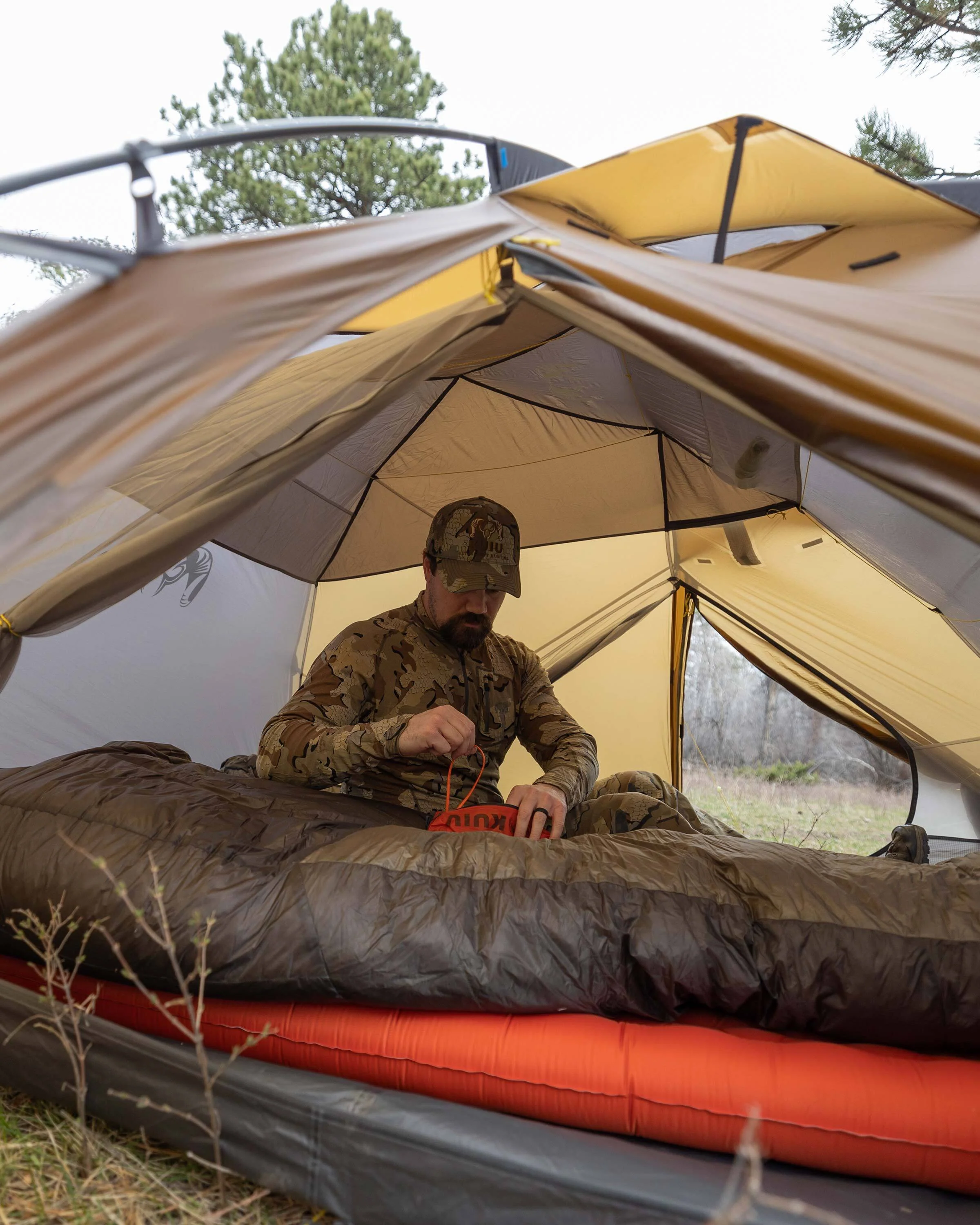 Mountain Star 3 Person Tent | Gunmetal-Camel - Image 9