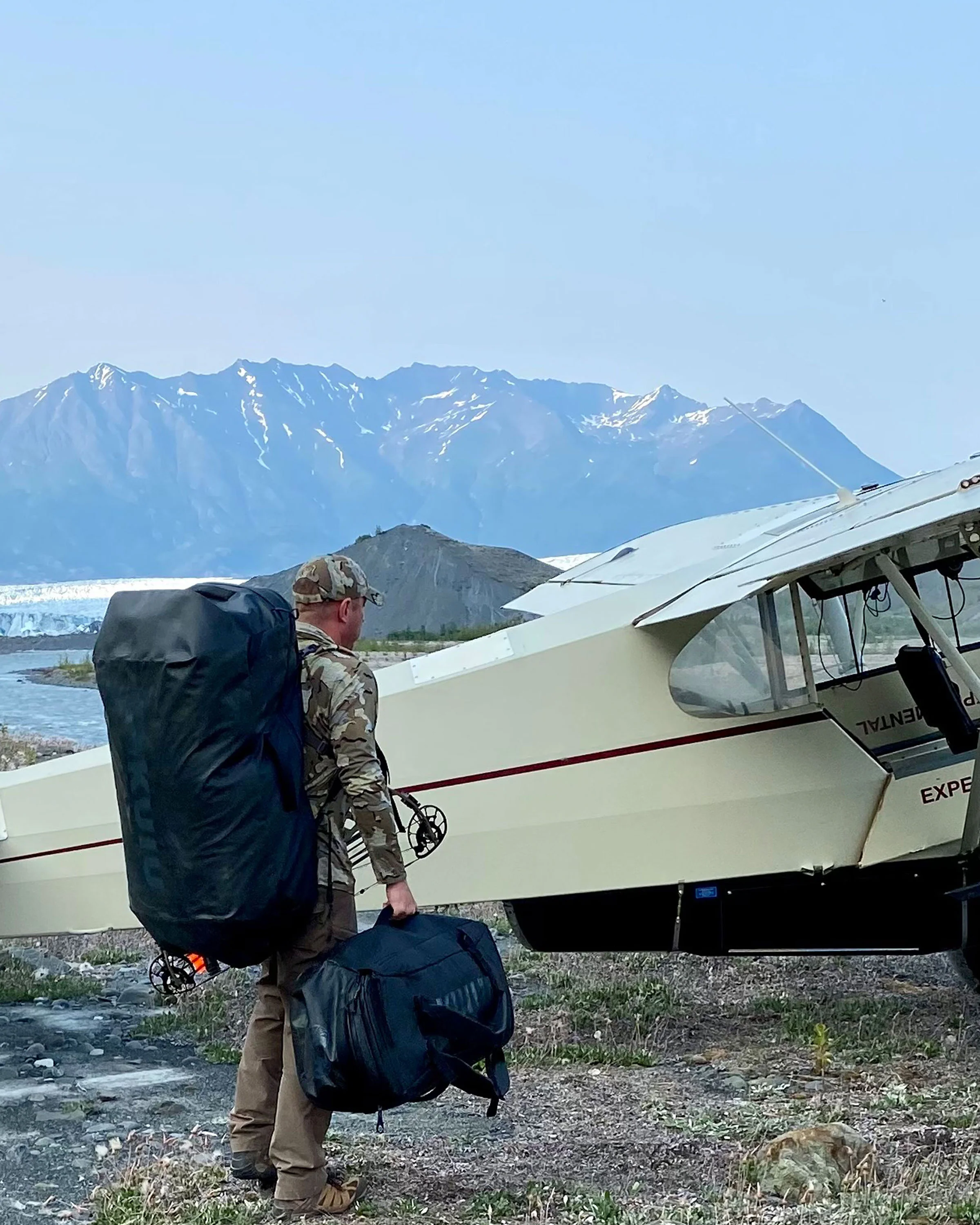 Waypoint 10400 Duffel | Stone - Image 11